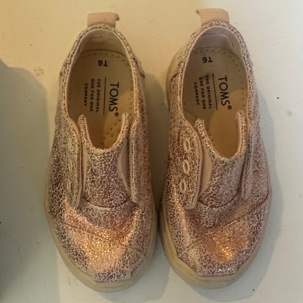 TOMS Kids Glitter Slip-On Sneakers - Rose Gold